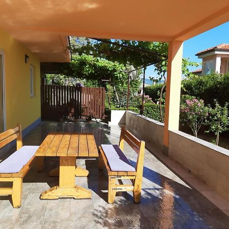 Cozy Apartments With Sea View Novi Vinodolski Exterior photo
